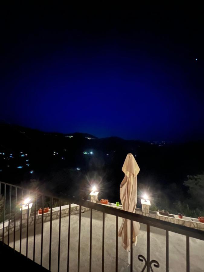 Vikendica,Bungalovi Lipska Pecina Cetinje Exterior foto